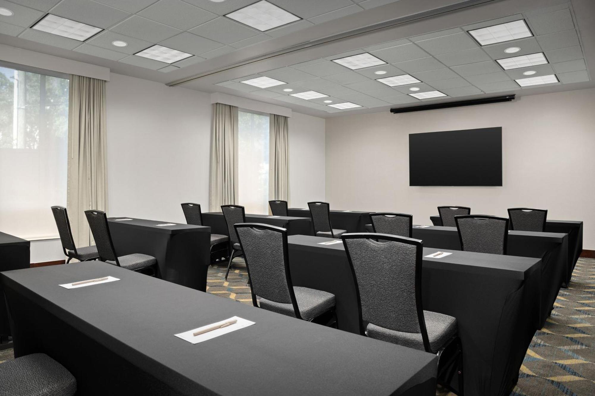 Residence Inn Houston West Energy Corridor Экстерьер фото