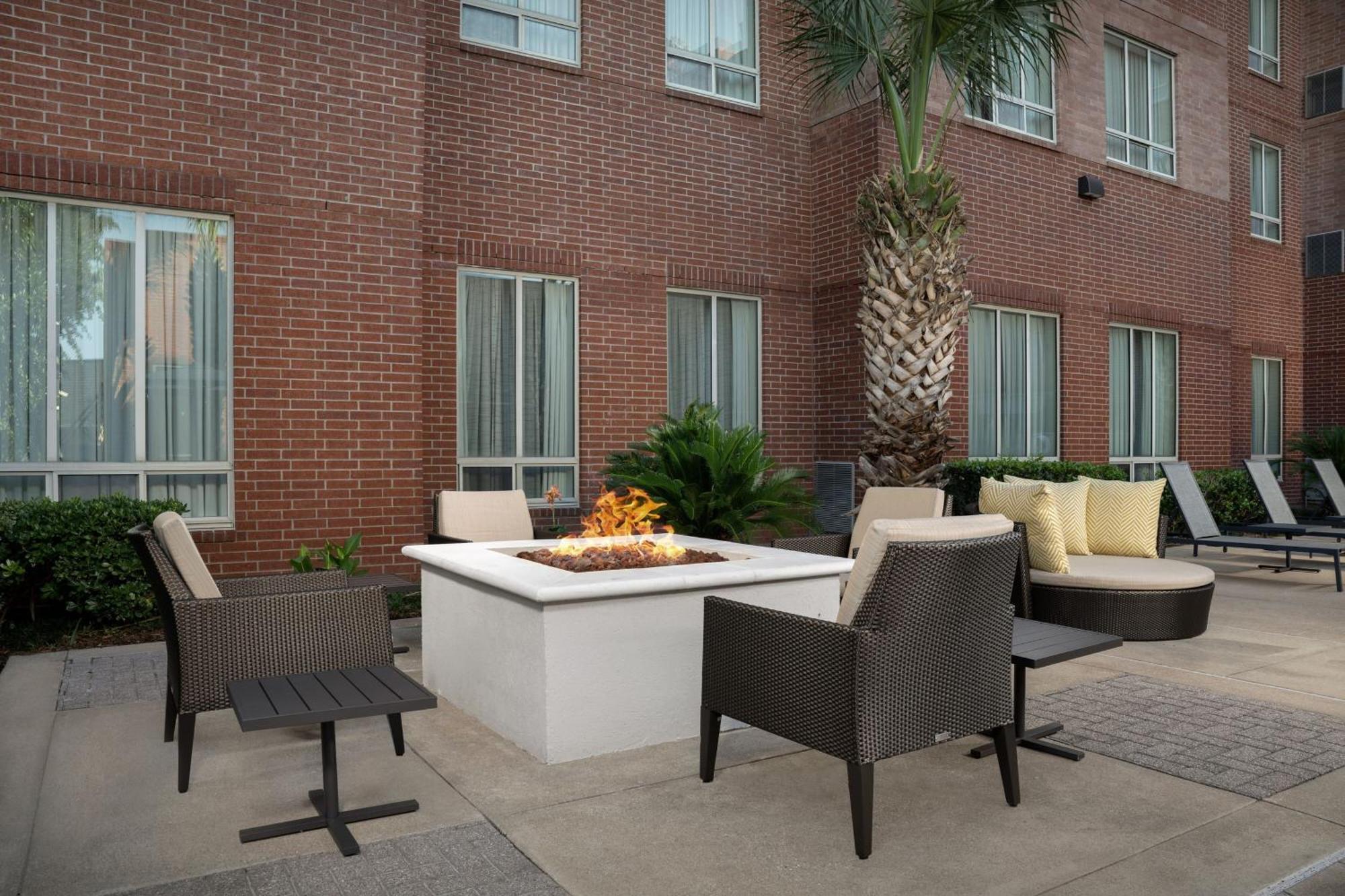 Residence Inn Houston West Energy Corridor Экстерьер фото