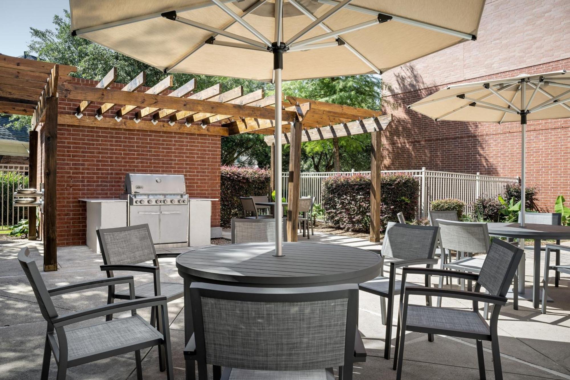 Residence Inn Houston West Energy Corridor Экстерьер фото