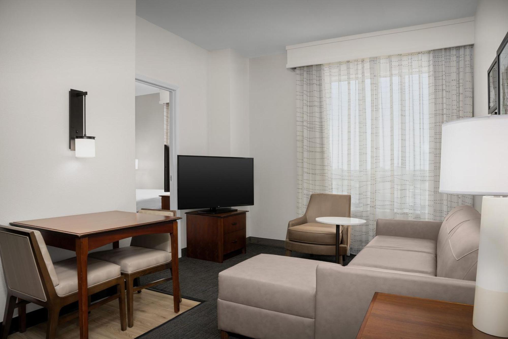Residence Inn Houston West Energy Corridor Экстерьер фото